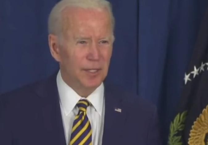 Tổng thống Mỹ Biden tảng lờ khi được hỏi liệu Ukraine có nên &quot;cắt đất cầu hòa&quot; hay không?