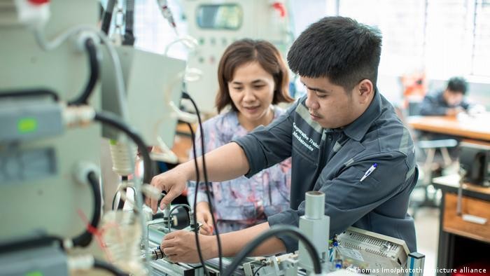 Việt Nam có thể trở thành căn cứ sản xuất trong tương lai của các công ty lớn châu Âu (Ảnh: Deutsche Welle). Việt Nam có thể trở thành căn cứ sản xuất trong tương lai của các công ty lớn châu Âu (Ảnh: Deutsche Welle).