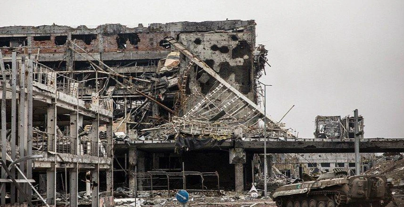 Thành phố Severodonesk bị tàn phá nặng nề trước khi Quân đội Ukraine rút đi (Ảnh: QQ).