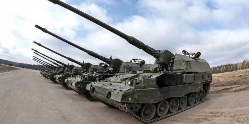 Các nước phương Tây tiếp tục viện trợ vũ khí hạng nặng cho Ukraine. Trong ảnh: pháo tự hành PzH-2000 của Đức cung cấp cho Ukraine (Ảnh: QQ). Các nước phương Tây tiếp tục viện trợ vũ khí hạng nặng cho Ukraine. Trong ảnh: pháo tự hành PzH-2000 của Đức cung cấp cho Ukraine (Ảnh: QQ).