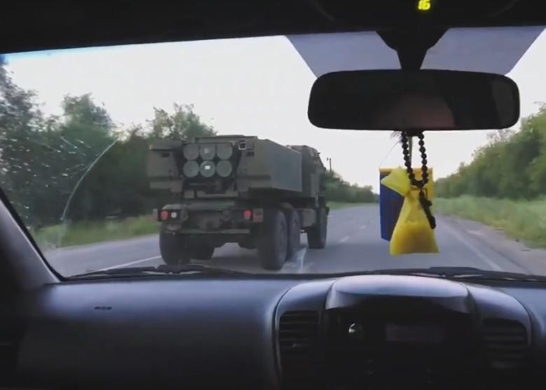 Các dàn HIMARS đang cơ động (Ảnh: Đông Phương). Các dàn HIMARS đang cơ động (Ảnh: Đông Phương).