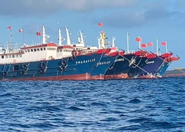 Philippines nhiều lần tố cáo Trung Quốc cho tàu dân quân biển tập kết dài ngày tại vùng biển tranh chấp (Ảnh: Đông Phương).