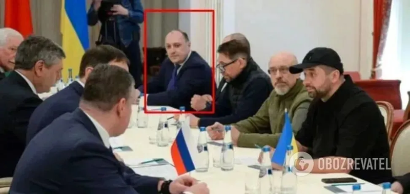 Ông Kiriev, thành viên đoàn đại biểu Ukraine đàm phán với Nga bị bắn chết ngay trên đường phố Kiev (Ảnh: IFeng). Ông Kiriev, thành viên đoàn đại biểu Ukraine đàm phán với Nga bị bắn chết ngay trên đường phố Kiev (Ảnh: IFeng).
