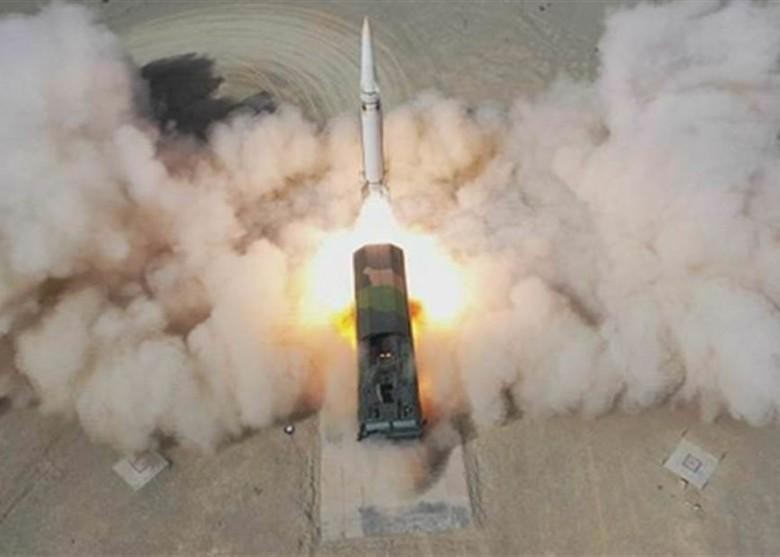 Tên lửa Dongfeng rời xe phóng (Ảnh: Đông Phương).