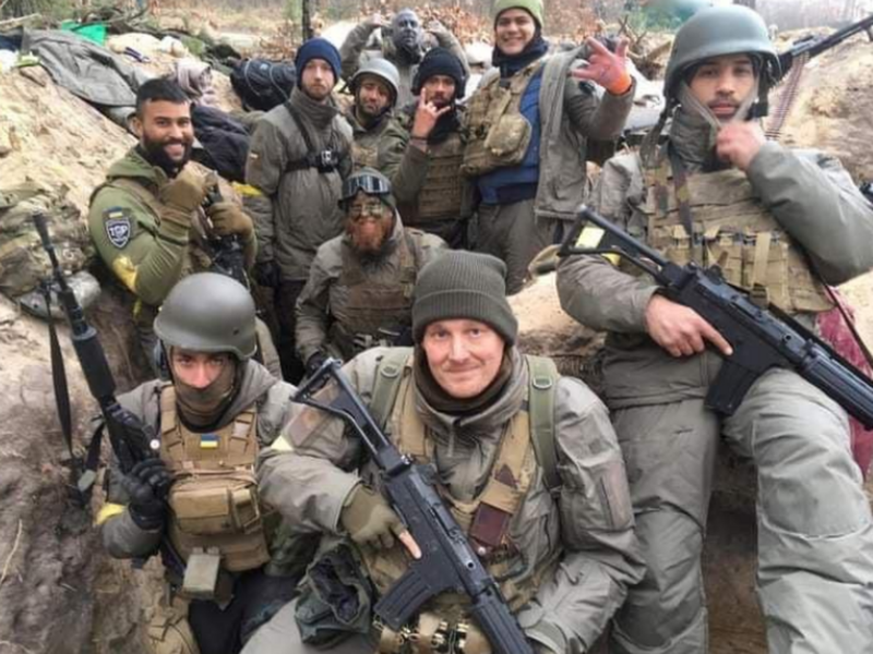 "Lính tình nguyện" người nước ngoài tham chiến chống Nga ở Ukraine (Ảnh: AP). "Lính tình nguyện" người nước ngoài tham chiến chống Nga ở Ukraine (Ảnh: AP).