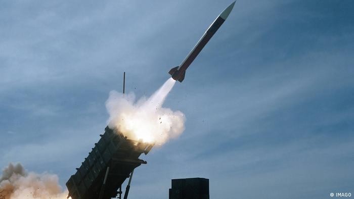 Tên lửa Patriot rời bệ phóng (Ảnh: Deutsche Welle). Tên lửa Patriot rời bệ phóng (Ảnh: Deutsche Welle).
