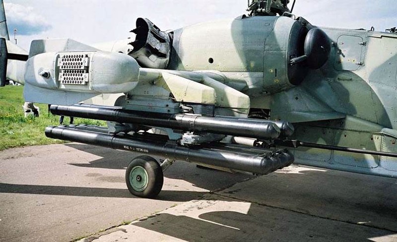 Tên lửa 9K121M "Vikhr" lắp trên máy bay trực thăng (Ảnh: Sohu). Tên lửa 9K121M "Vikhr" lắp trên máy bay trực thăng (Ảnh: Sohu).