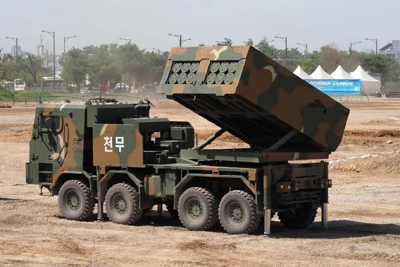 Đức đã mua 288 dàn phóng tên lửa đa nòng Chonwoo của Hàn Quốc (Ảnh" Sohu). Đức đã mua 288 dàn phóng tên lửa đa nòng Chonwoo của Hàn Quốc (Ảnh" Sohu).
