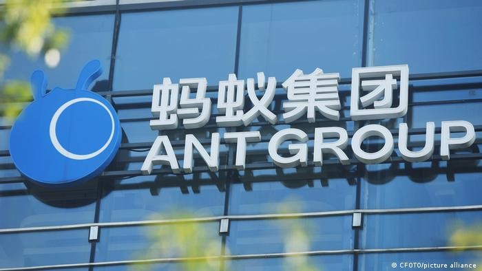 Hiện ông Jack Ma chỉ còn nắm giữ 6,2% quyền cổ phiếu của Ant Group (Ảnh: Deutsche Welle).