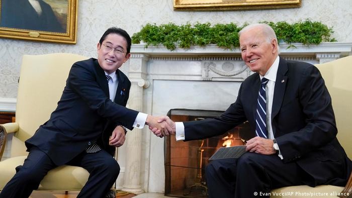 Thủ tướng Nhật Fumio Kishida gặp Tổng thống Mỹ Joe Biden tại Nhà Trắng hôm 13/1/2023 (Ảnh: AP). Thủ tướng Nhật Fumio Kishida gặp Tổng thống Mỹ Joe Biden tại Nhà Trắng hôm 13/1/2023 (Ảnh: AP).