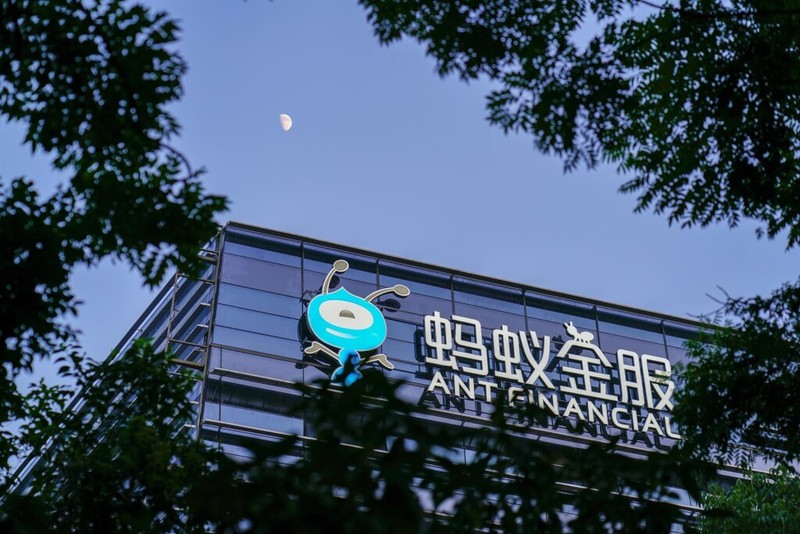 Ant Financial sẽ phải nộp số tiền phạt 1,1 tỷ USD và chuyển đổi mô hình kinh doanh? (Ảnh: CNA).