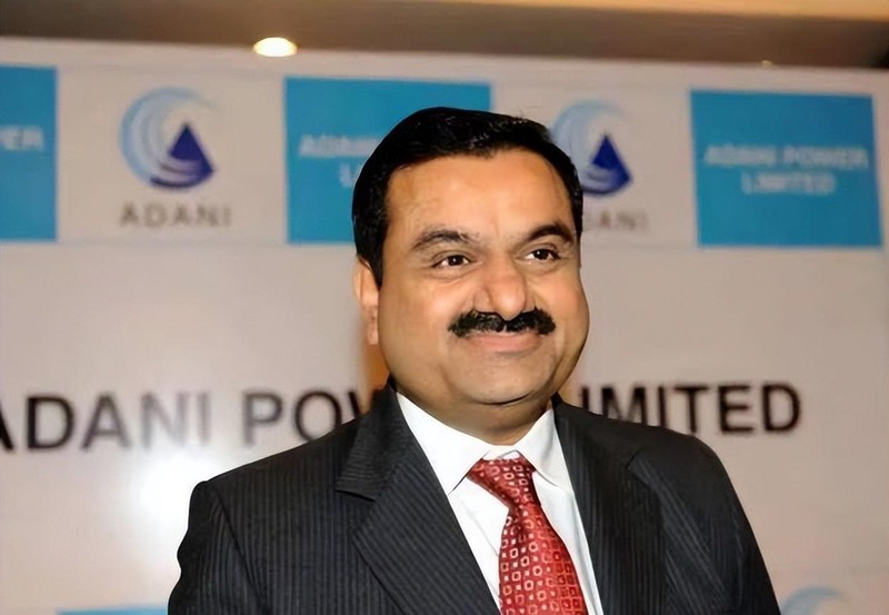 Với số tài sản hơn 110 tỉ USD, ông Gautam Adani đã trở thành người giàu nhất châu Á (Ảnh: Sohu).