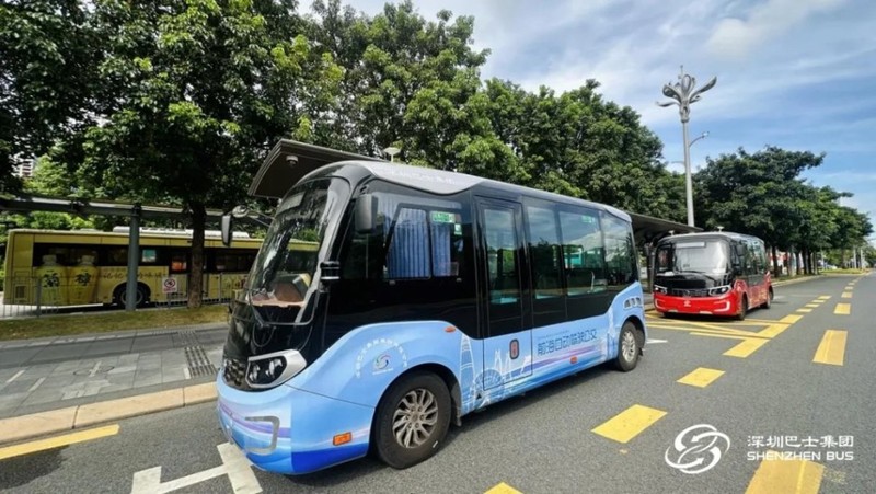 Các robobus đã sẵn sàng tham gia chở khách (Ảnh: Thepaper).