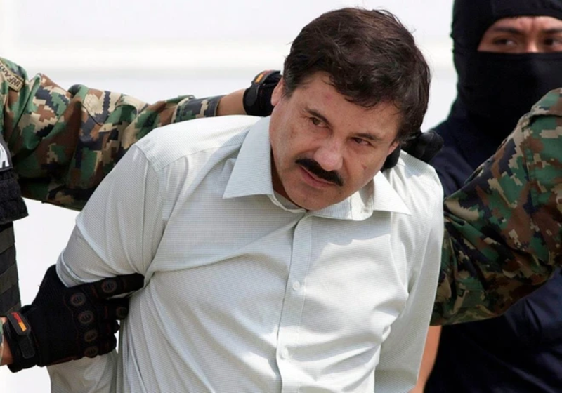 "El Chapo" Guzman, kẻ đồng sáng lập Sinaloa, cha của Guzman Lopez, hiện đang chịu án tù chung thân ở Mỹ (Ảnh: Timenow). el chapo bi dan do.png