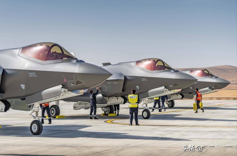 Máy bay F-35 của Israel ở sân bay Nevatim (Ảnh: Toutiao) F-35 cua Israel.jpeg