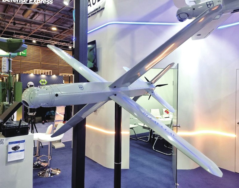 Đạn tuần kích - một loại UAV tự sát đáng sợ hiện được quân đội cả hai bên sử dụng. Ảnh: Sohu Dan tuan kich vu khi dang so.jpeg