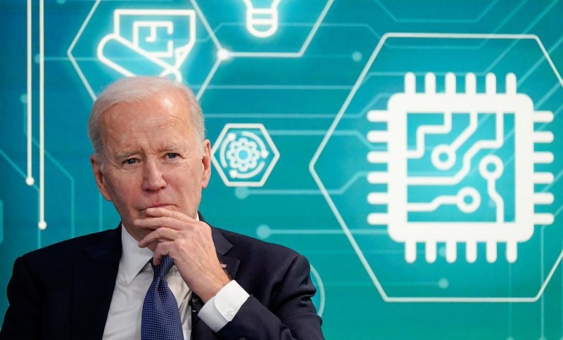 Ông Joe Biden sẽ ban hành quy định mới nâng cấp lệnh cấm chip với Trung Quốc trước khi kết thúc nhiệm kỳ. Ảnh: DW.