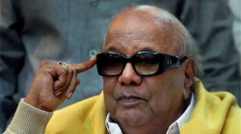 Ông Muthuvel Karunanidhi, cựu thủ hiến bang Tamil Nadu đã qua đời vào đầu năm 2018 nhưng được AI làm "sống lại" trong video sử dụng để tuyên truyền bầu cử. Ảnh: TOI. Ong Karunanidhi.jpg