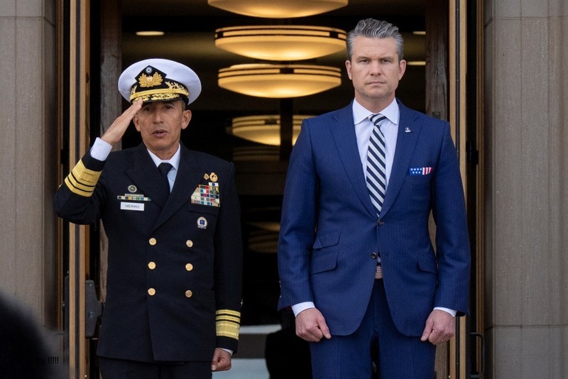 Theo ông Hegseth, cơ cấu quân đội Mỹ hiện nay quá cồng kềnh, cần sắp xếp lại. Ảnh: AFP. Ong Pete Hegseth noi co cau qua cong kenh.jpg