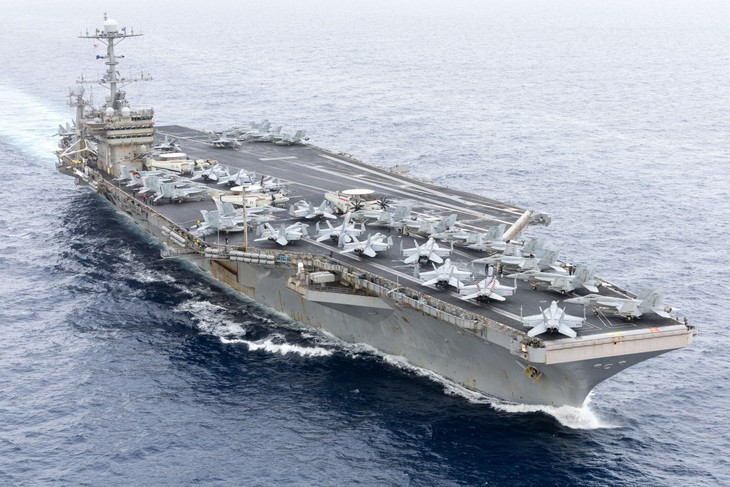 Tàu sân bay USS Harry Truman lâu nay luôn là mục tiêu tấn công của tên lửa và máy bay không người lái của Houthi. Ảnh: AFP. Tau truman.png
