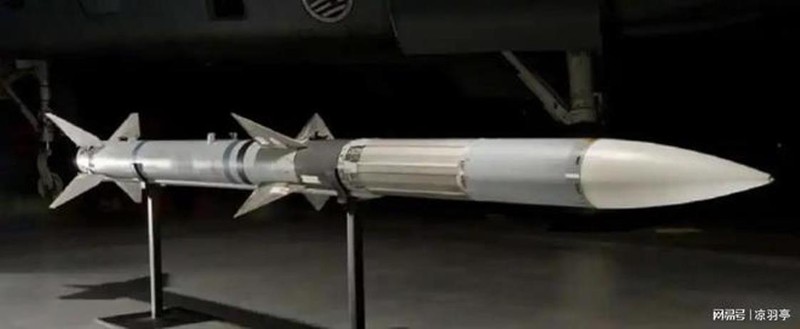 Tên lửa PL-15. Ảnh: NetEase. Ten lua PL-15.jpg