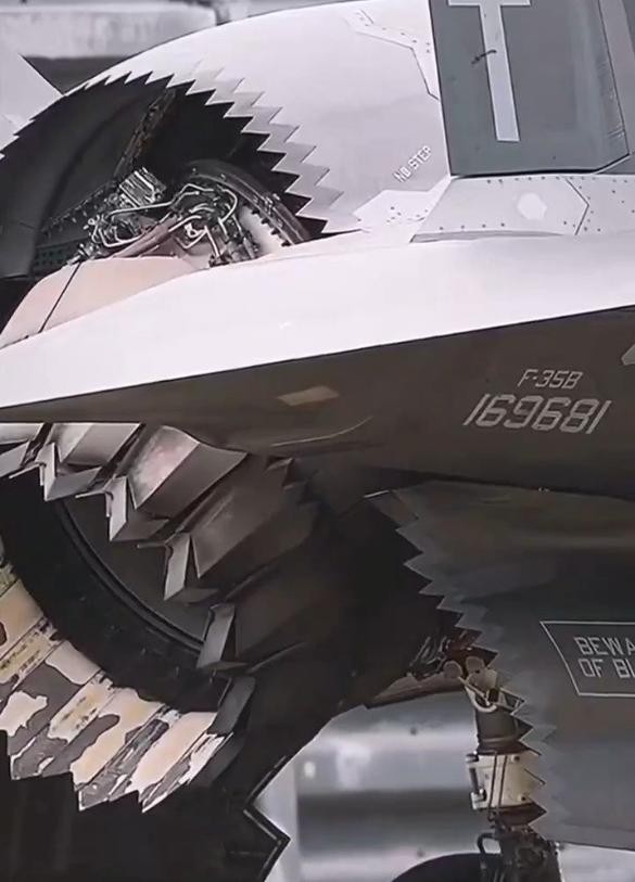 Vòi phun ba thành phần của F-35B bị coi là thất bại. Ảnh: Toutiao. Voi phun F-35.jpeg