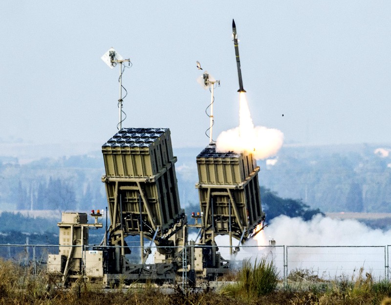 Hệ thống đánh chặn tên lửa Iron Dome của Israel. Ảnh: Xinhua. He thong Vom Sat.jpeg
