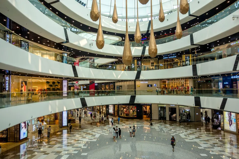 Bên trong một trung tâm thương mại Wanda Plaza. Ảnh: Sina. Ben trong Wanda.png