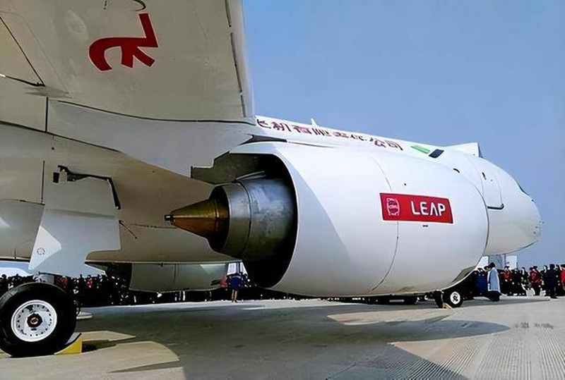 Máy bay C919 hiện vẫn lắp động cơ LEAP-1C của liên doanh Mỹ-Pháp. Ảnh: Sohu. C919 hien lap dong co LEAP.png