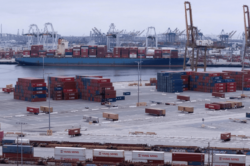 Các Công ty lớn toàn cầu bị thiệt hại tới 34 tỷ USD do chính sách thuế của Mỹ. Ảnh: Reuters. Cac cong ty lon mat 34 ty.png
