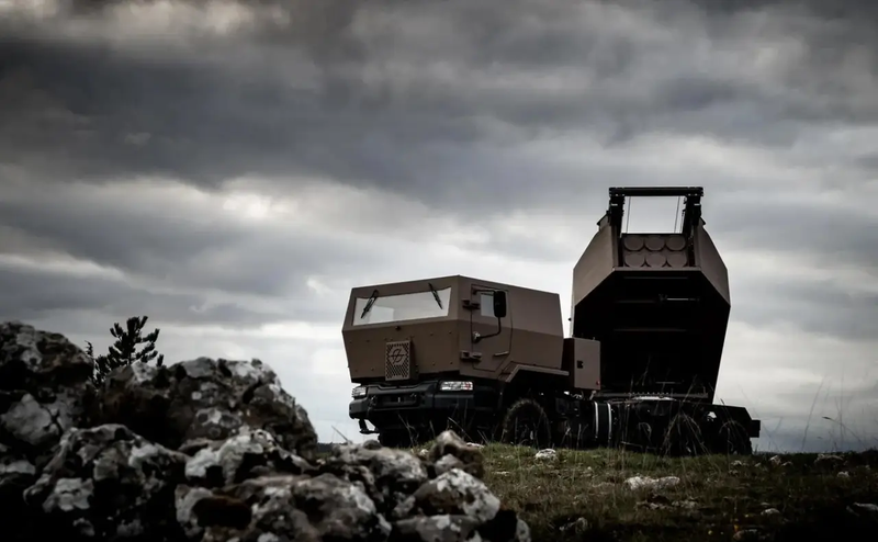 Ngoại hình của Foudre rất giống M142 HIMARS của Mỹ. Ảnh: Topwar. Ngoai hinh kha giong HIMARS.png