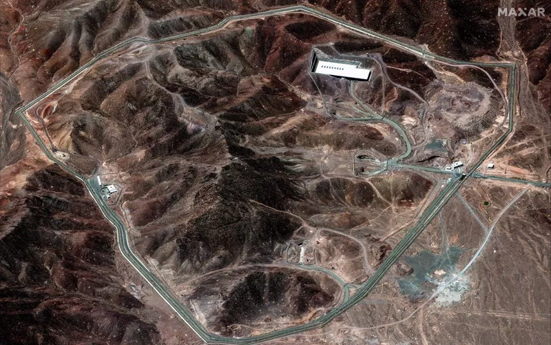 Hình ảnh vệ tinh chụp cơ sở hạt nhân Fordow của Iran. Ảnh: Reuters. Anh ve tinh.png