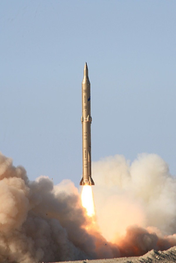 Tên lửa Sejjil phóng thử nghiệm. Ảnh: Wiki. Sejjil_missile_launch_-_November_2008.jpg