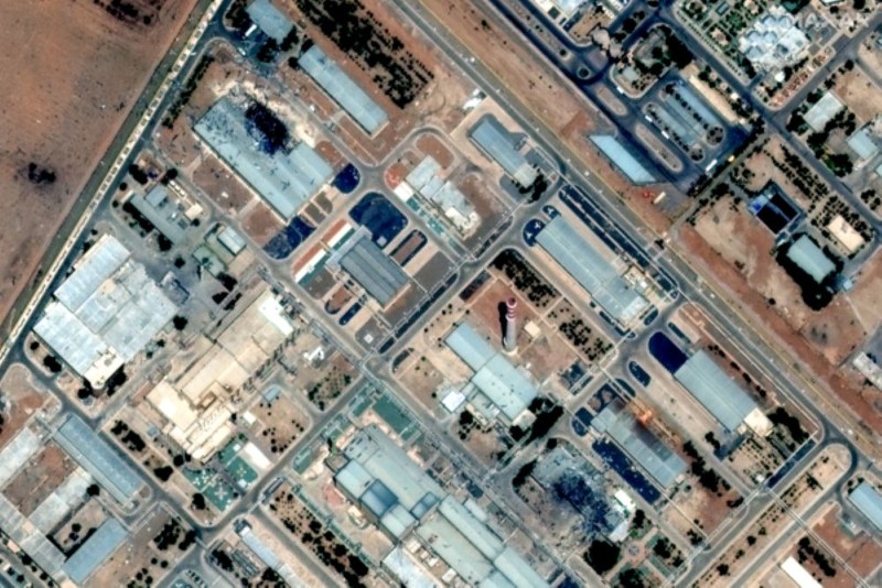 Cơ sở hạt nhân Isfahan sau khi bị máy bay B-2 Mỹ ném bom. Ảnh: Maxar. Isfahan.jpg