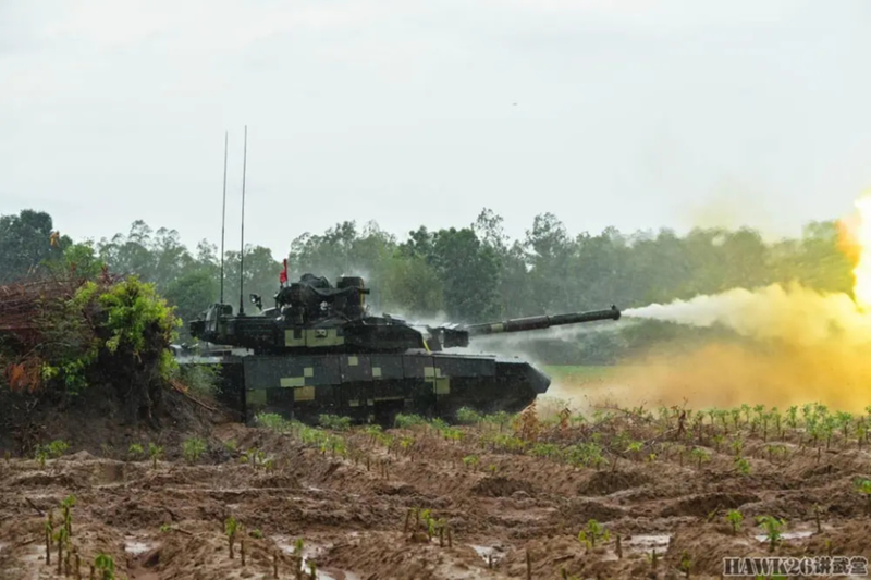 Tăng T-84 "Oplot" khai hỏa. Ảnh: Wforum. No sung.png