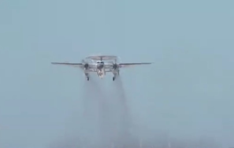Chiếc KJ-600 được phóng lên từ tàu sân bay Phúc Kiến. Ảnh: Chinatimes. Duoc phong len.png