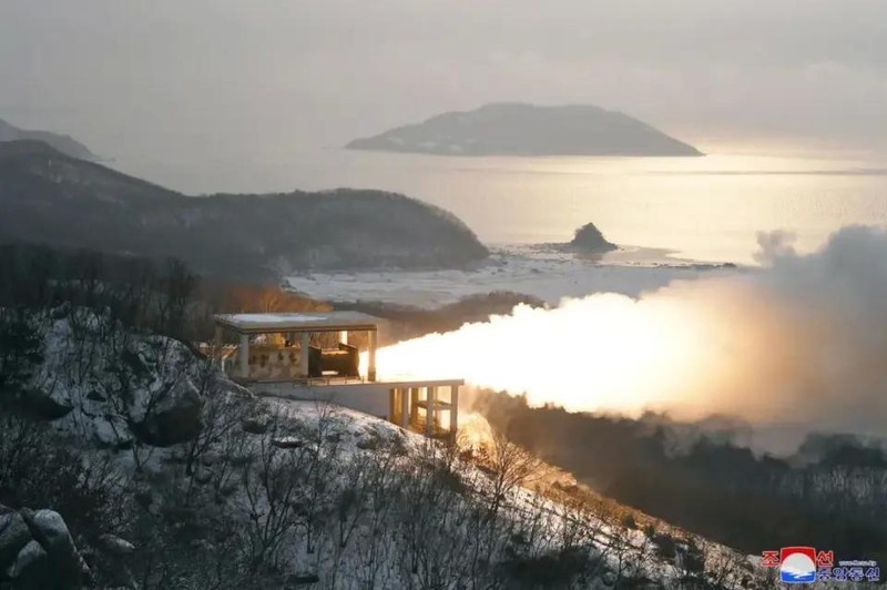 Triều Tiên thử nghiệm đánh lửa động cơ tên lửa mới. Ảnh: KCNA.