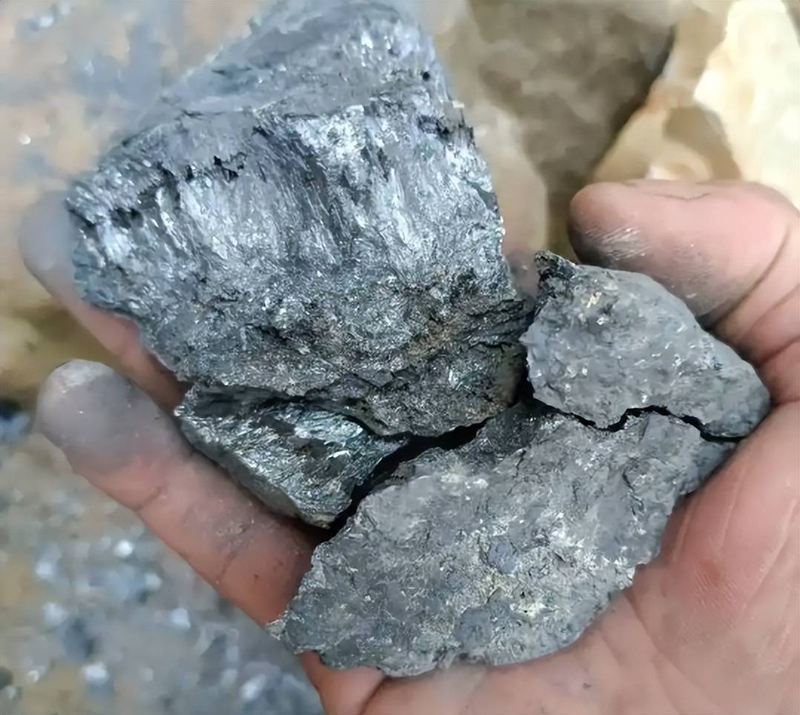 Trung Quốc đã kiểm soát chặt việc xuất khẩu Antinmon sang Mỹ. Ảnh: Sohu. Quang Antimon.png