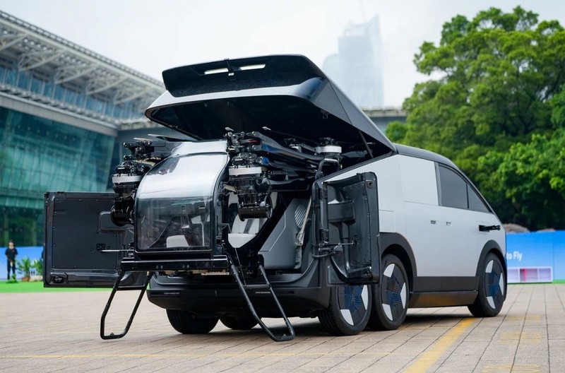 "Tàu sân bay mặt đất". Ảnh: Eet-china. Tau san bay mat dat cua eVTOL.jpg