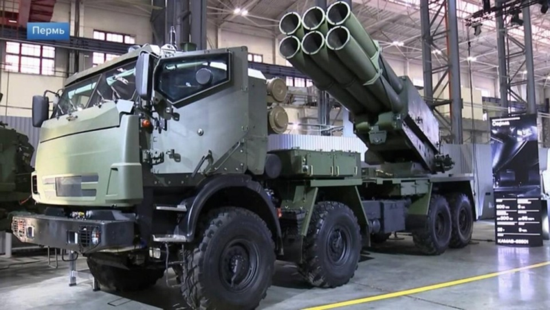 Hệ thống Sarma MLRS được trưng bày. Ảnh: Wforum. Sarma 1.png