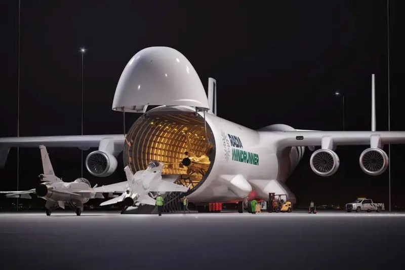 Khoang hàng của WildRuner có thể chở được 4 tiêm kích F-16 hoặc F-35. Ảnh: Radia.