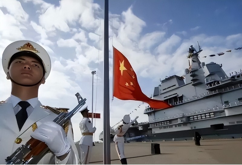 Hải quân Trung Quốc chọn cách: không phải tìm săn chuột, mà là chặn từ nguồn và duy trì kỷ luật nghiêm. Ảnh: Toutiao. Tau Trung Quoc siet chat ky luat.jpeg