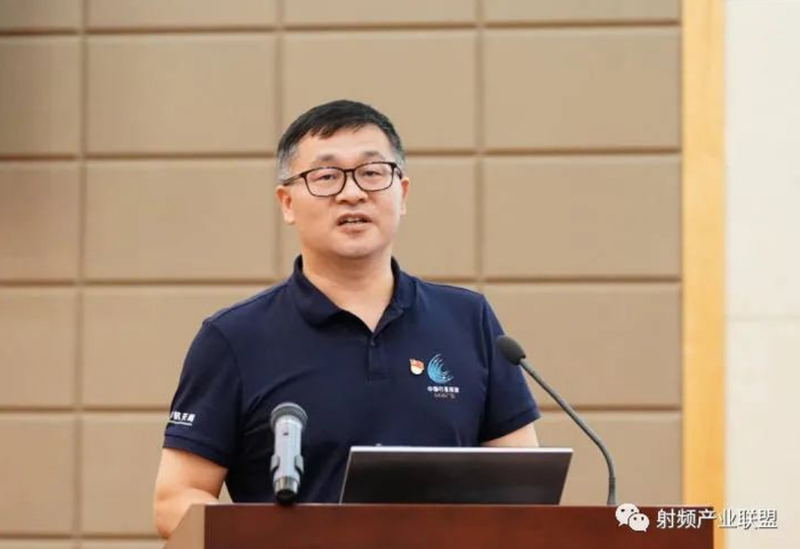 Uất Phát Tân là tấm gương điển hình của một nhà khoa học - doanh nhân thành đạt. Ảnh: Sina. Uat Phat Tan 2.png