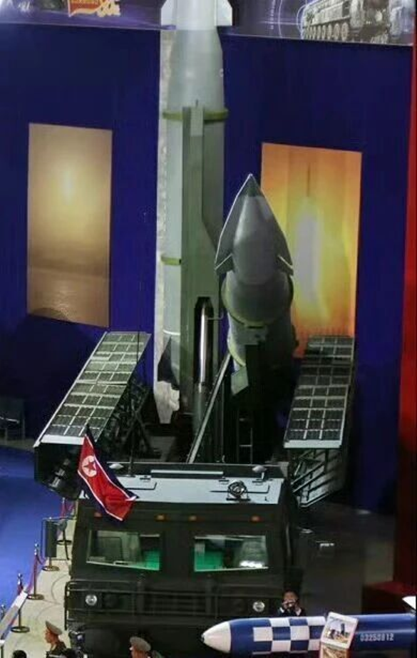 Xe phóng mang hai tên lửa “Hwasong-11Ma”. Ảnh: QQnews. Hwasong-11E.png