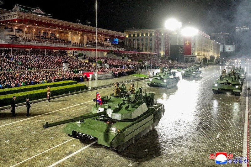 Đội hình xe tăng chủ lực Cheonma-20. Ảnh: KCNA. Cheoma-20.jpg