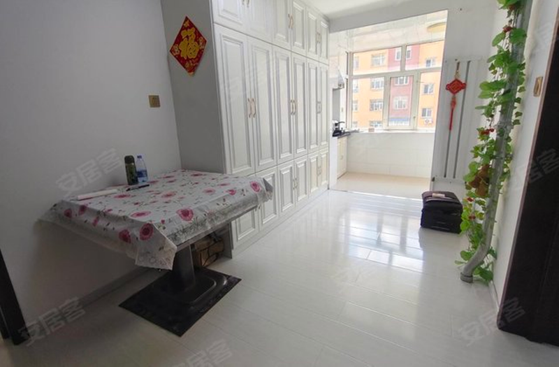 Căn hộ thế này giá chỉ 42.000 NDT (Hơn 155 triệu đồng). Ảnh: Anjuke. Can ho rao ban.png