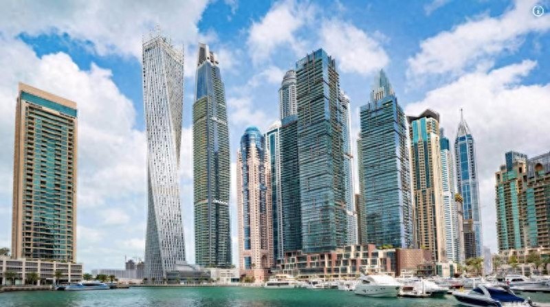 Khu cao ốc ven Marina Bay, Dubai, nơi có các bất động sản của Zhu Zhongbiao. Ảnh: NetEase. Noi co nha cua Zhu.jpeg