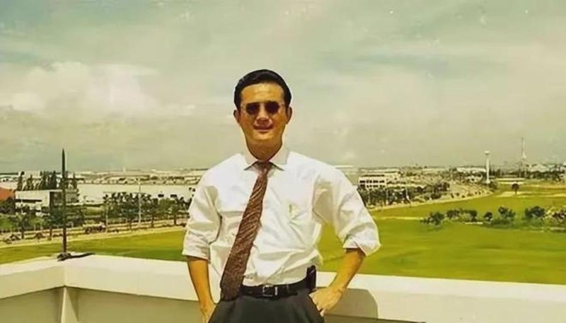 Vikrom Kromadit thời thanh niên. Ảnh: NetEase. Vikrom Kromadit  thoi tre.jpg