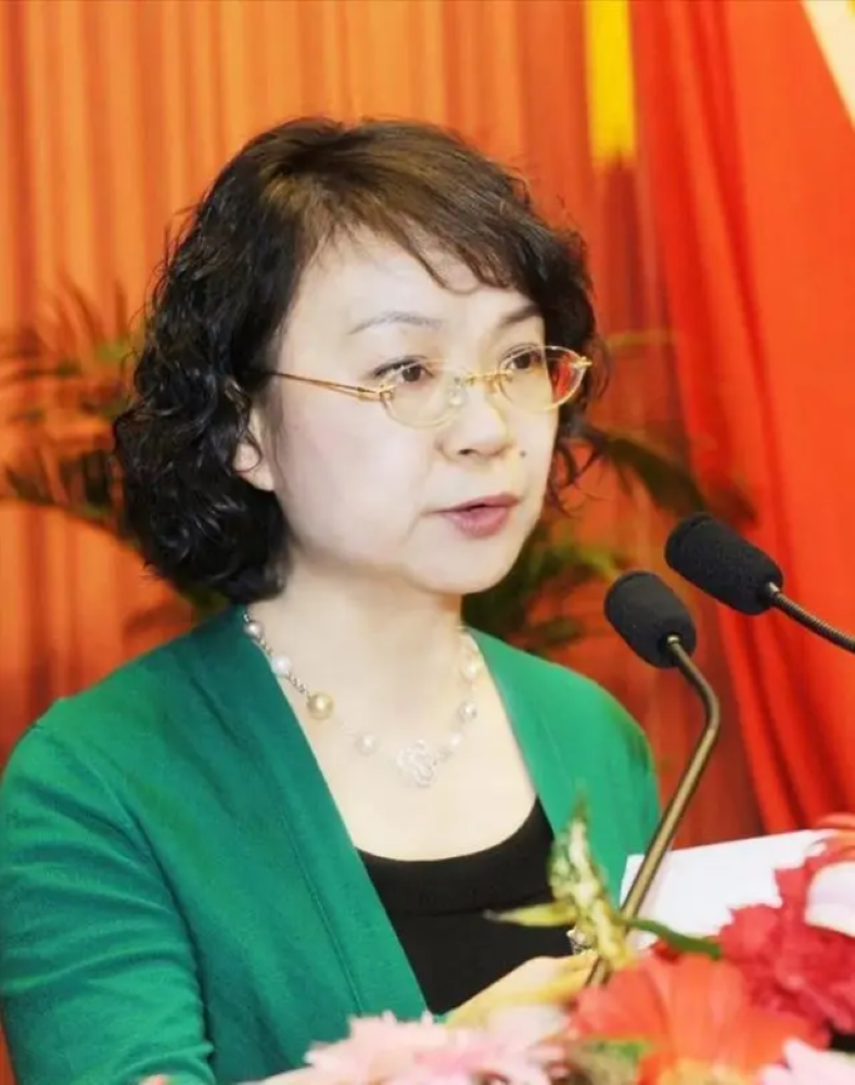 Bà Chung Huệ Quyên thuở mới khởi nghiệp. Ảnh: Zhihu. Chung Hue Quyen.png