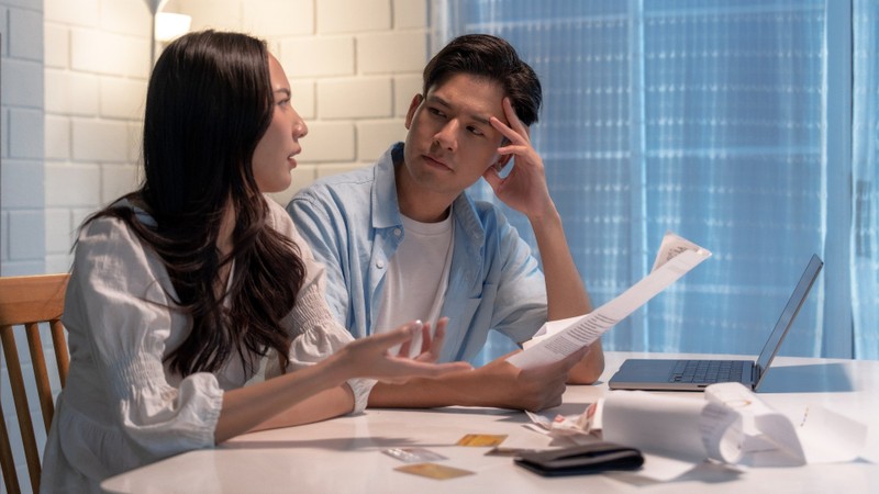 Qua tinh toan tien bac se pha hoai hon nhan.jpg